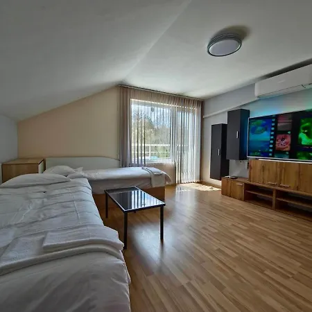 спирката 2 Nyaraló