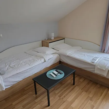 Prázdninový dům спирката 2