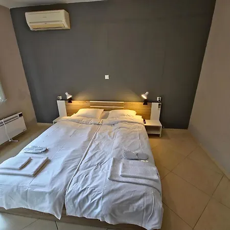 Prázdninový dům спирката 2 *