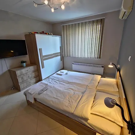 спирката 2 Nyaraló *