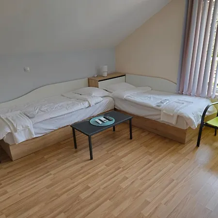 Prázdninový dům спирката 2 *
